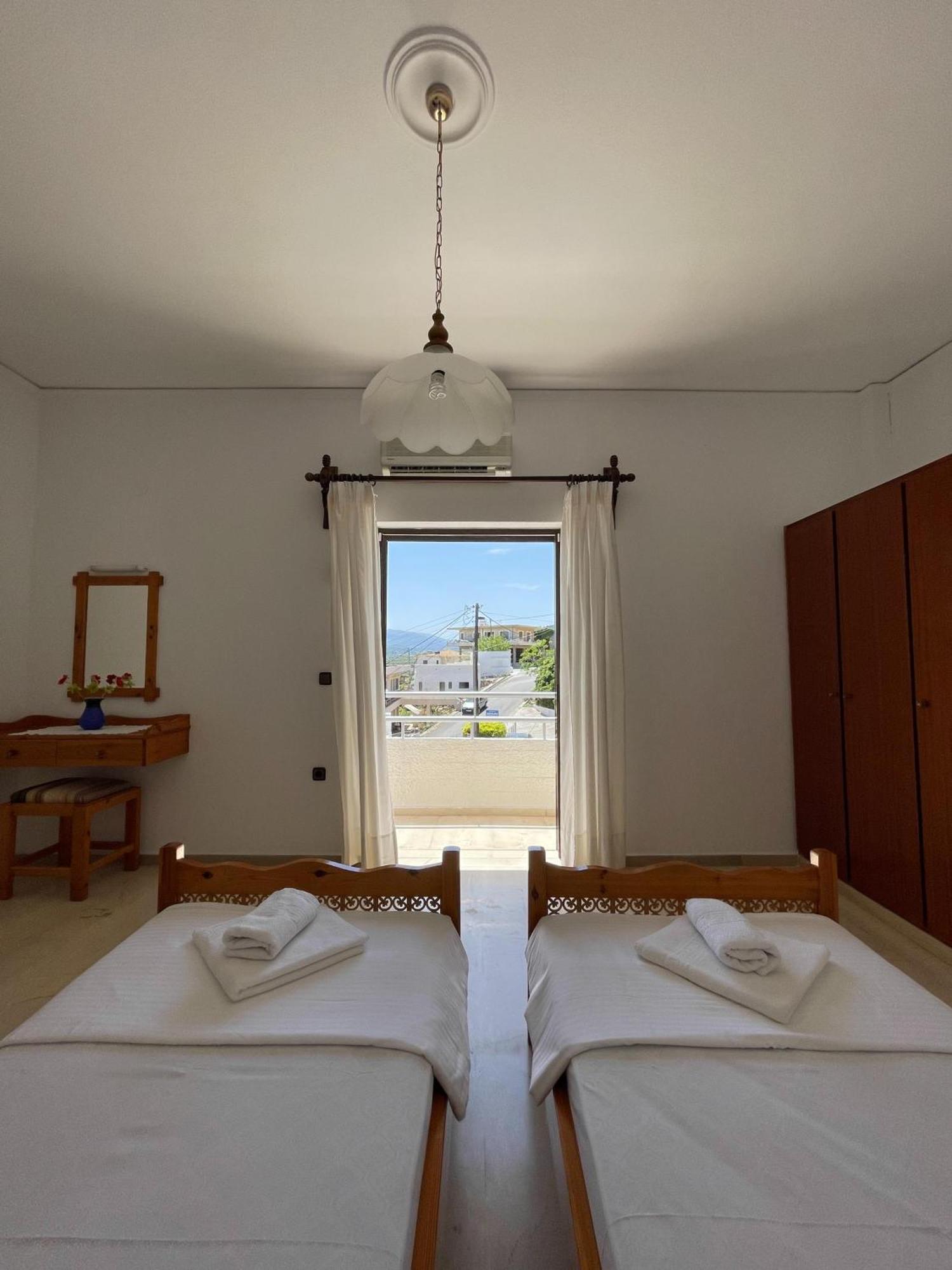 Aeolos Apartments Kolymbari Exterior foto